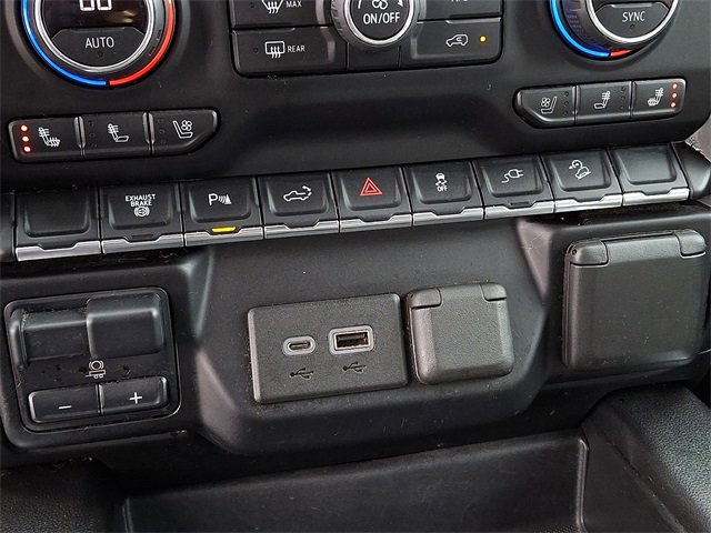 Used 2021 Chevrolet Silverado 2500 LTZ w/ LTZ Texas Edition image 11