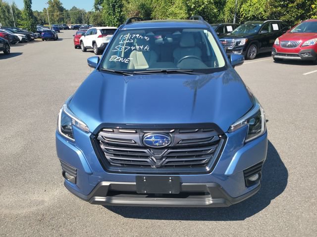 Used 2023 Subaru Forester Limited AWD/4WD image 8