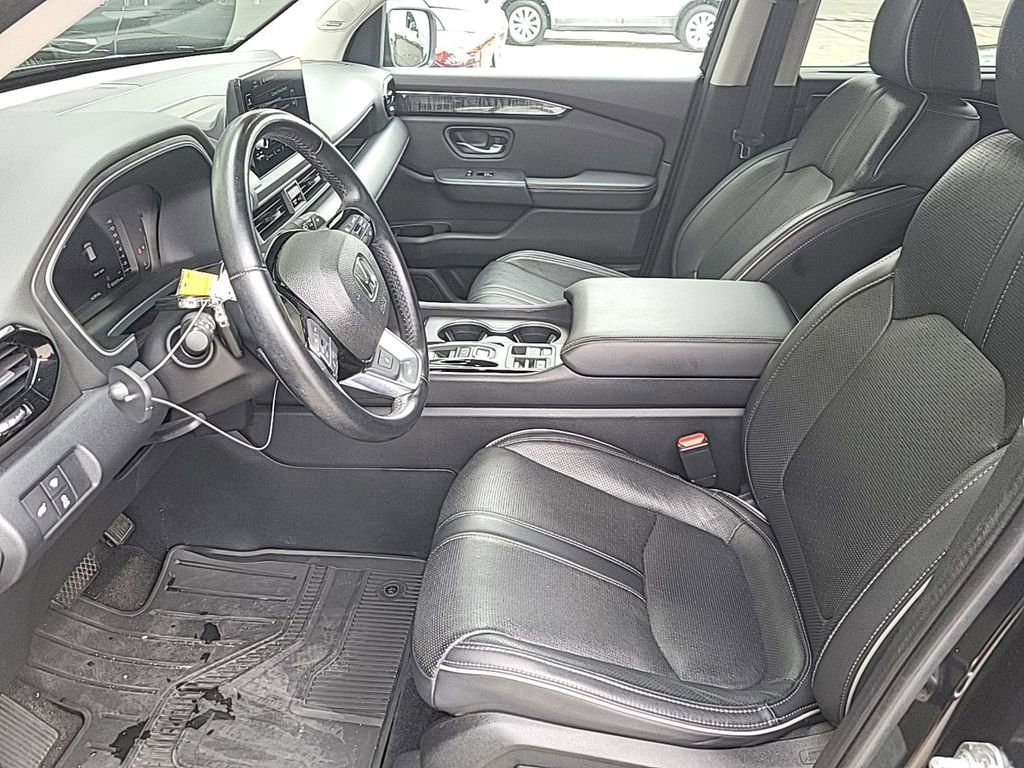 Used 2023 Honda Pilot Elite image 6