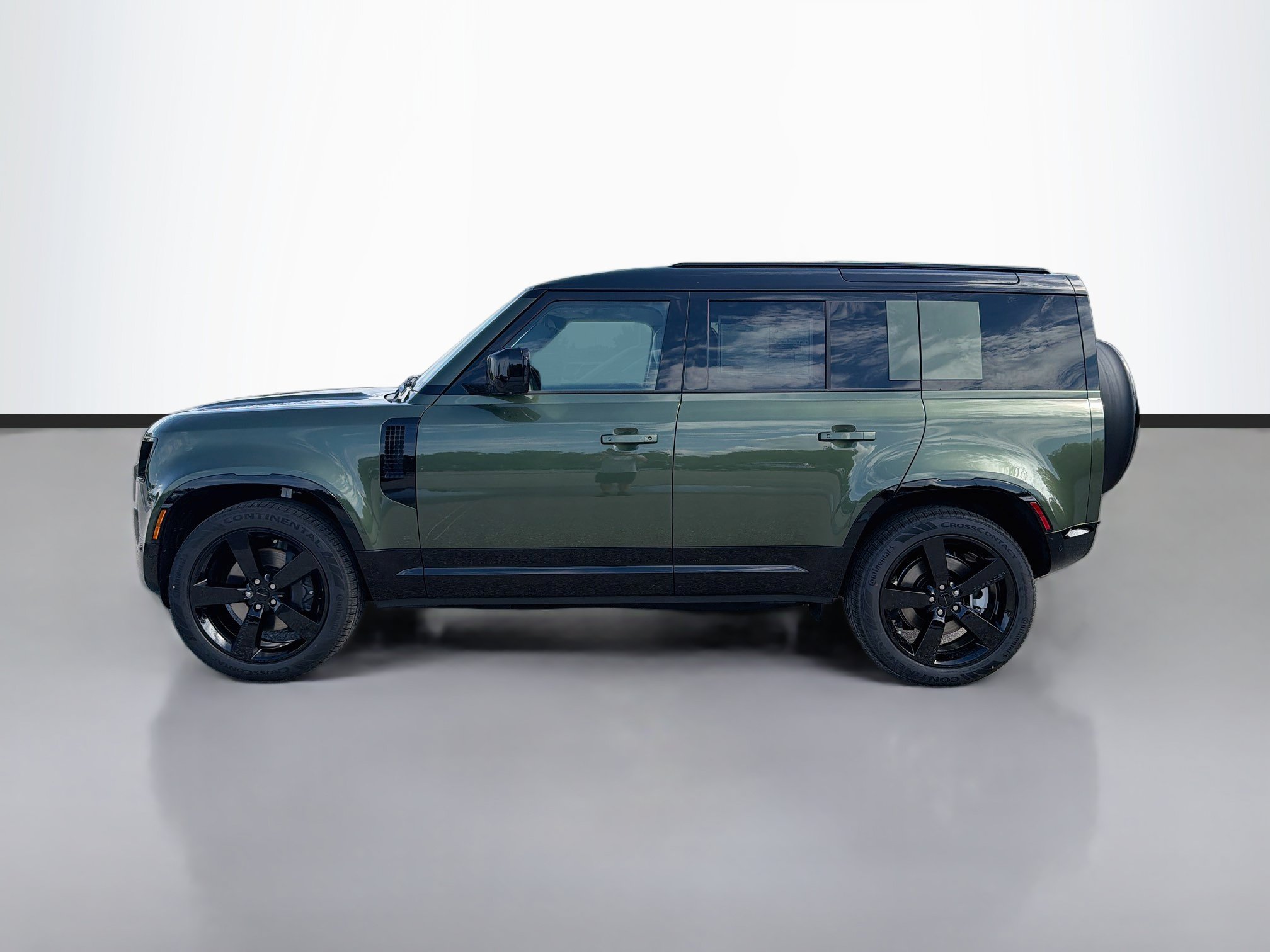New 2026 Land Rover Defender 110 X-Dynamic SE AWD/4WD image 2