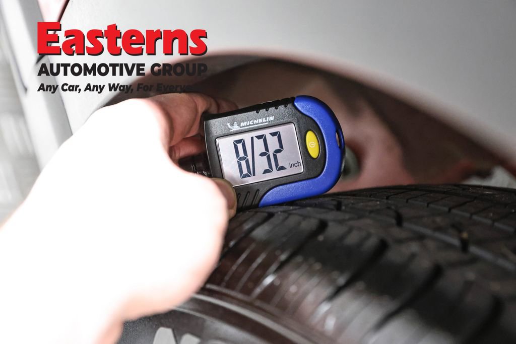 Used 2025 Hyundai Venue Limited FWD image 27