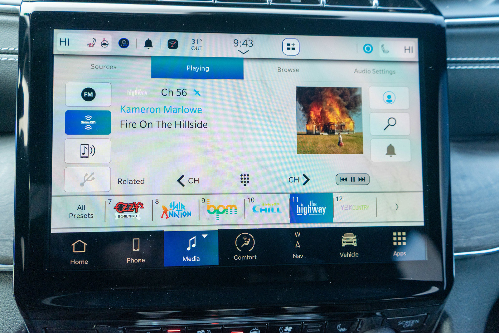 Used 2024 Jeep Grand Cherokee L Overland w/ Trailer Tow Package image 19