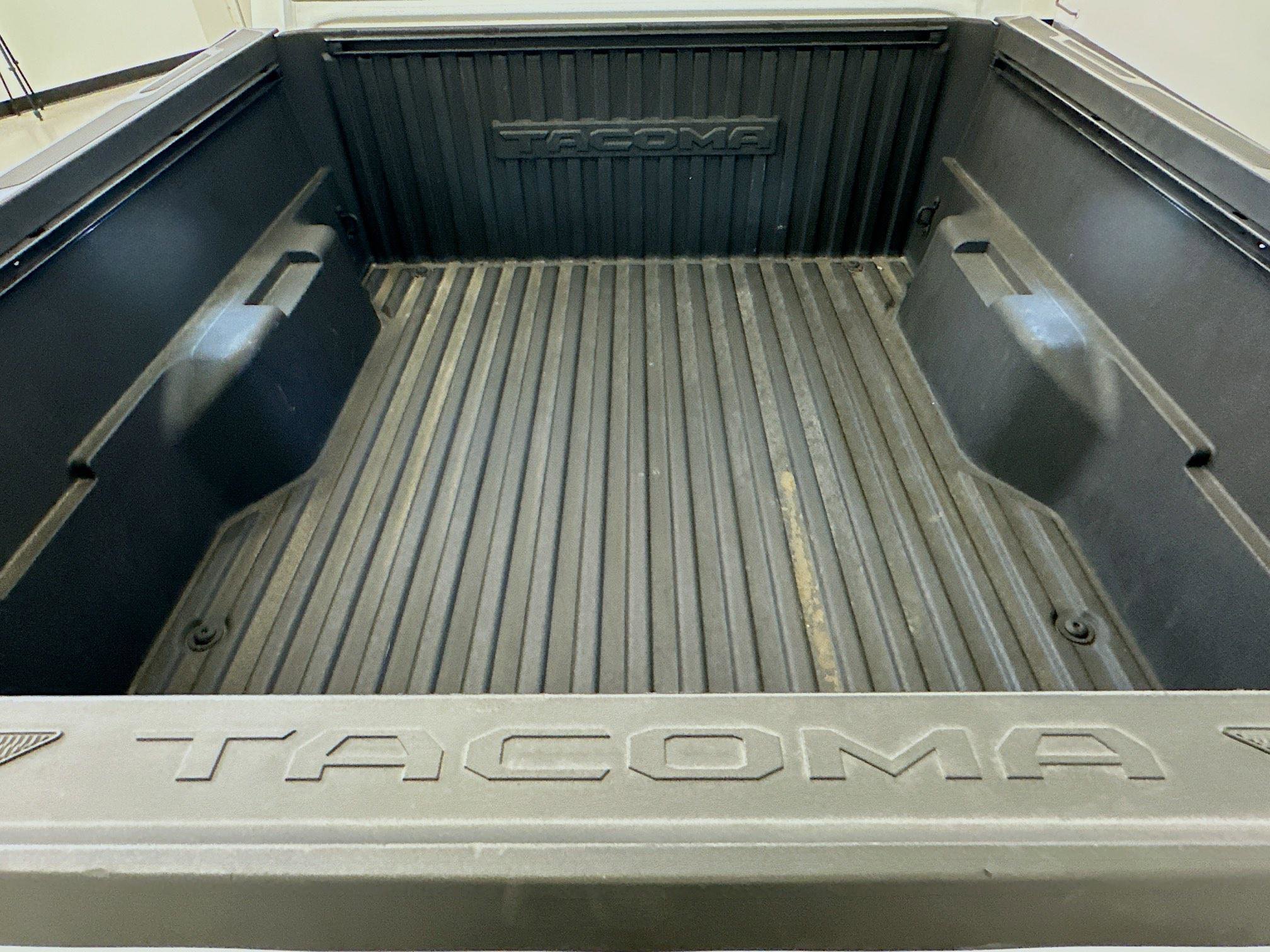 Used 2025 Toyota Tacoma TRD Off-Road image 30