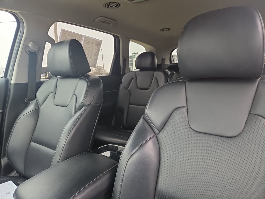 Used 2024 Kia Telluride S image 12