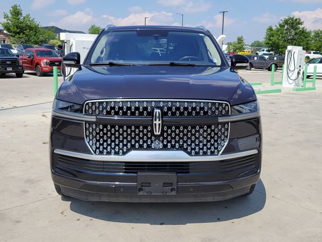 Certified 2025 Lincoln Navigator Reserve AWD/4WD image 5