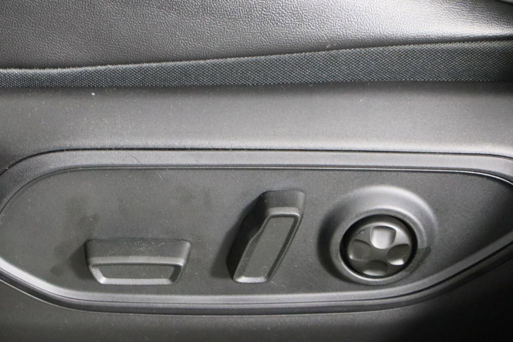 New 2025 Jeep Grand Cherokee Limited w/ Black Appearance Package image 24