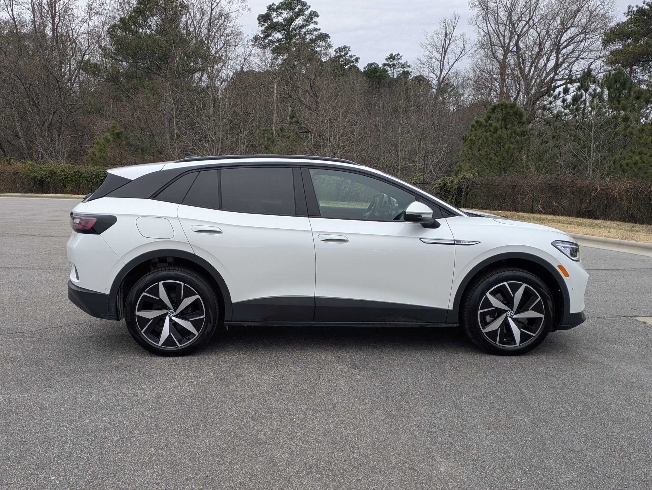 Used 2024 Volkswagen ID.4 Pro S image 4