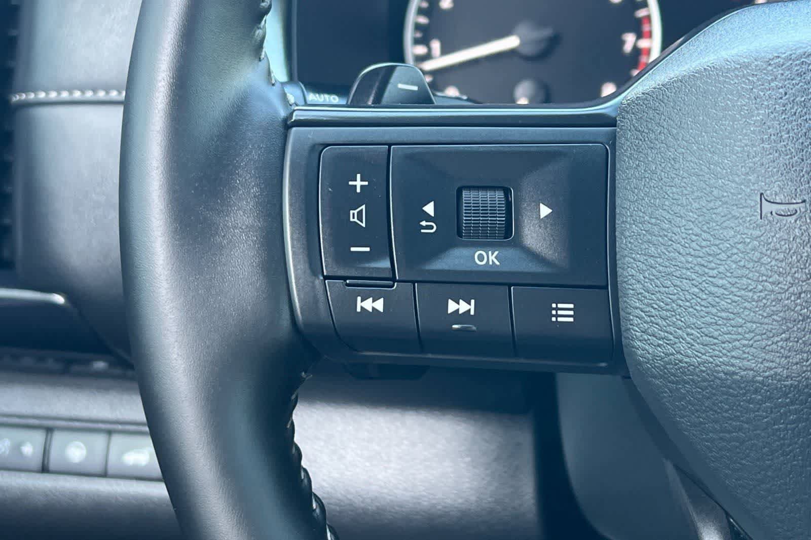 New 2026 Nissan Pathfinder SV image 30