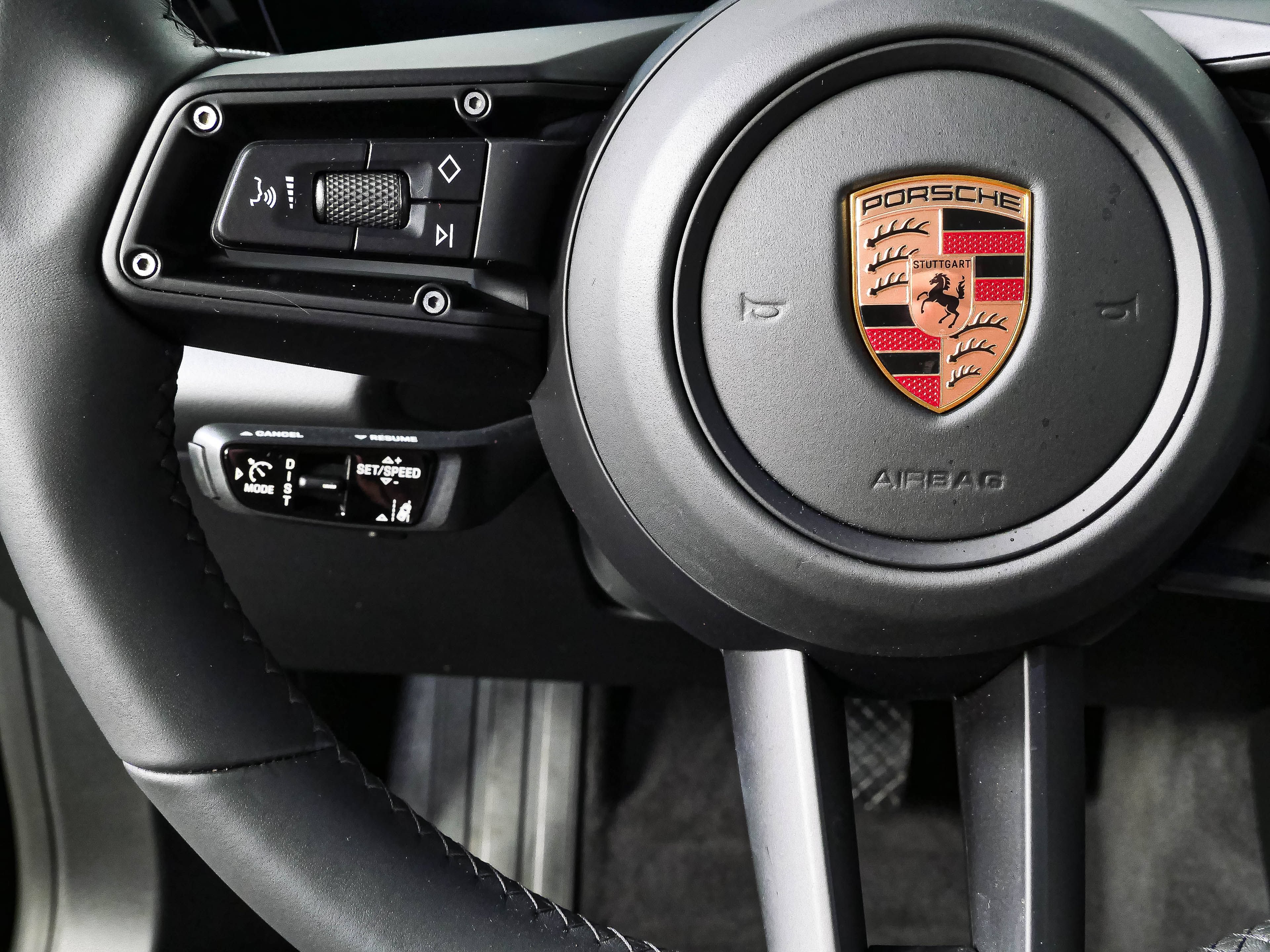 Certified 2025 Porsche Macan Electric RWD image 10