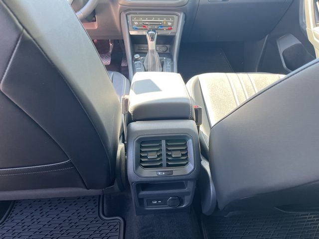 Used 2023 Volkswagen Tiguan SE w/ Panoramic Sunroof Package image 15