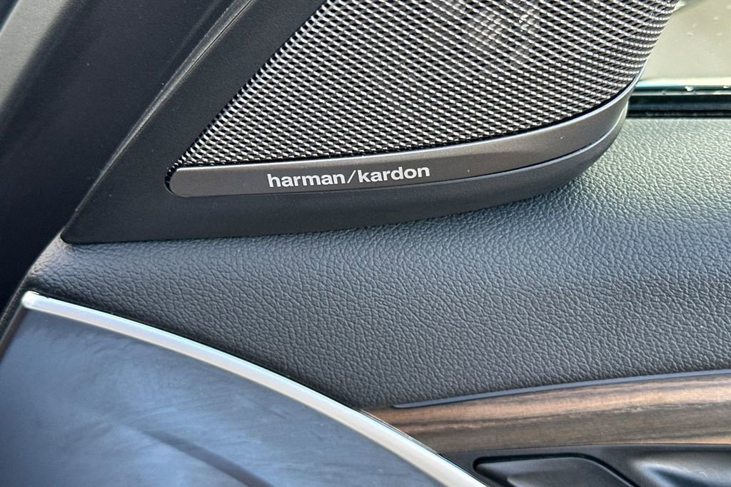 Used 2023 BMW 530e w/ M Sport Package image 19