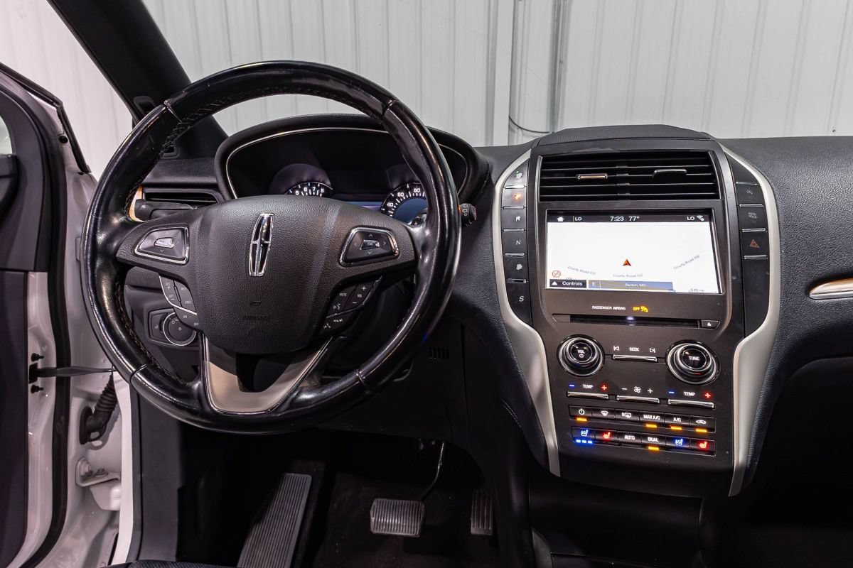 Used 2018 Lincoln MKC Reserve w/ Lincoln MKC Climate Package FWD image 12
