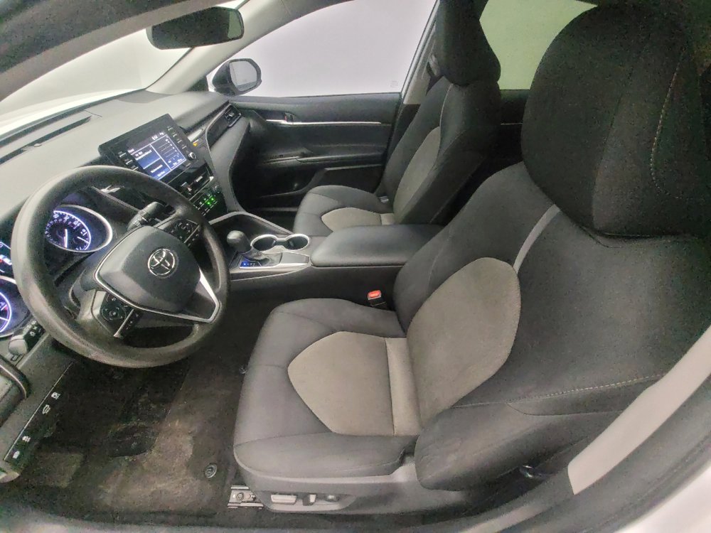 Used 2021 Toyota Camry LE image 17