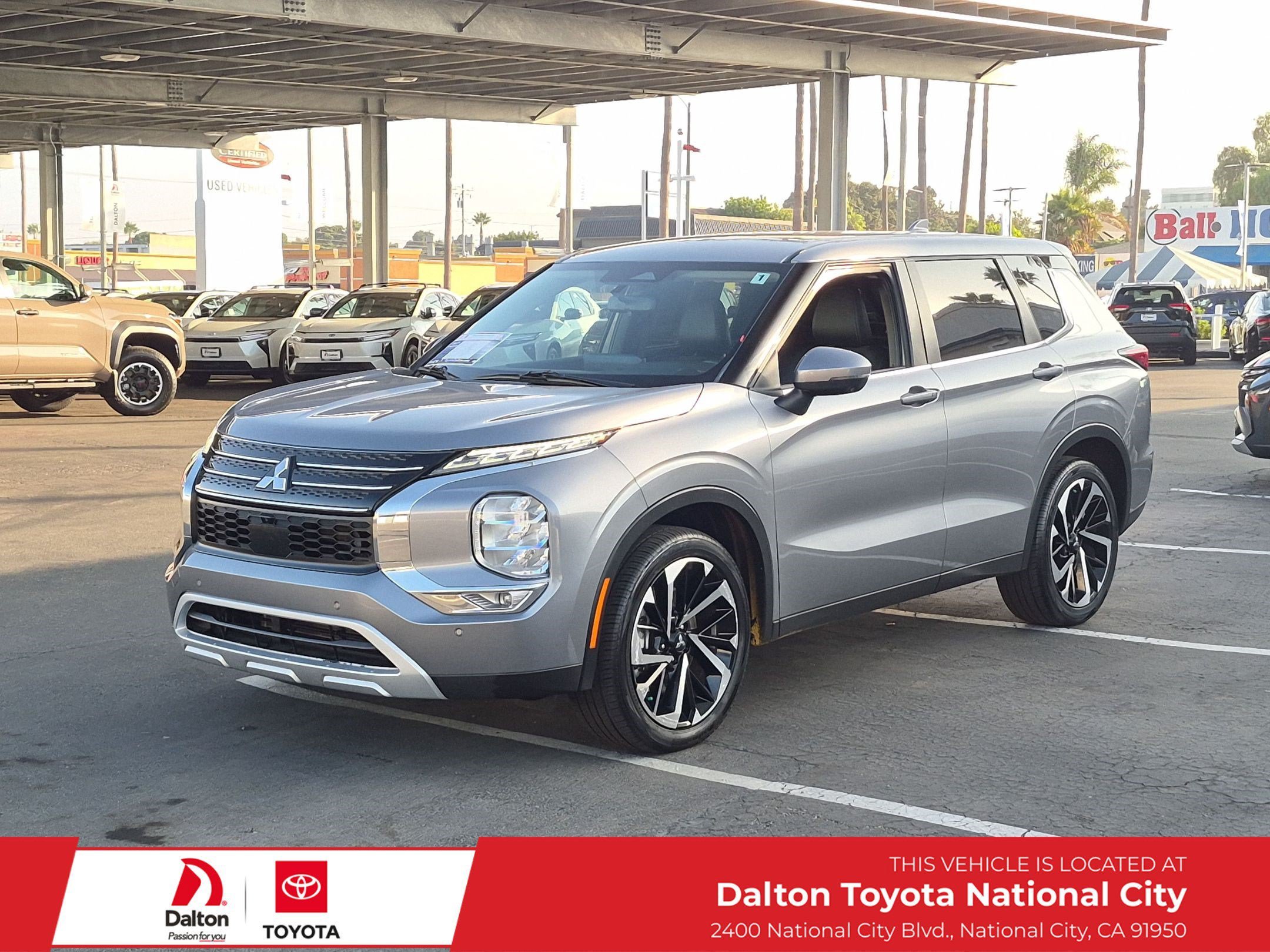 Used 2024 Mitsubishi Outlander SE FWD image 1