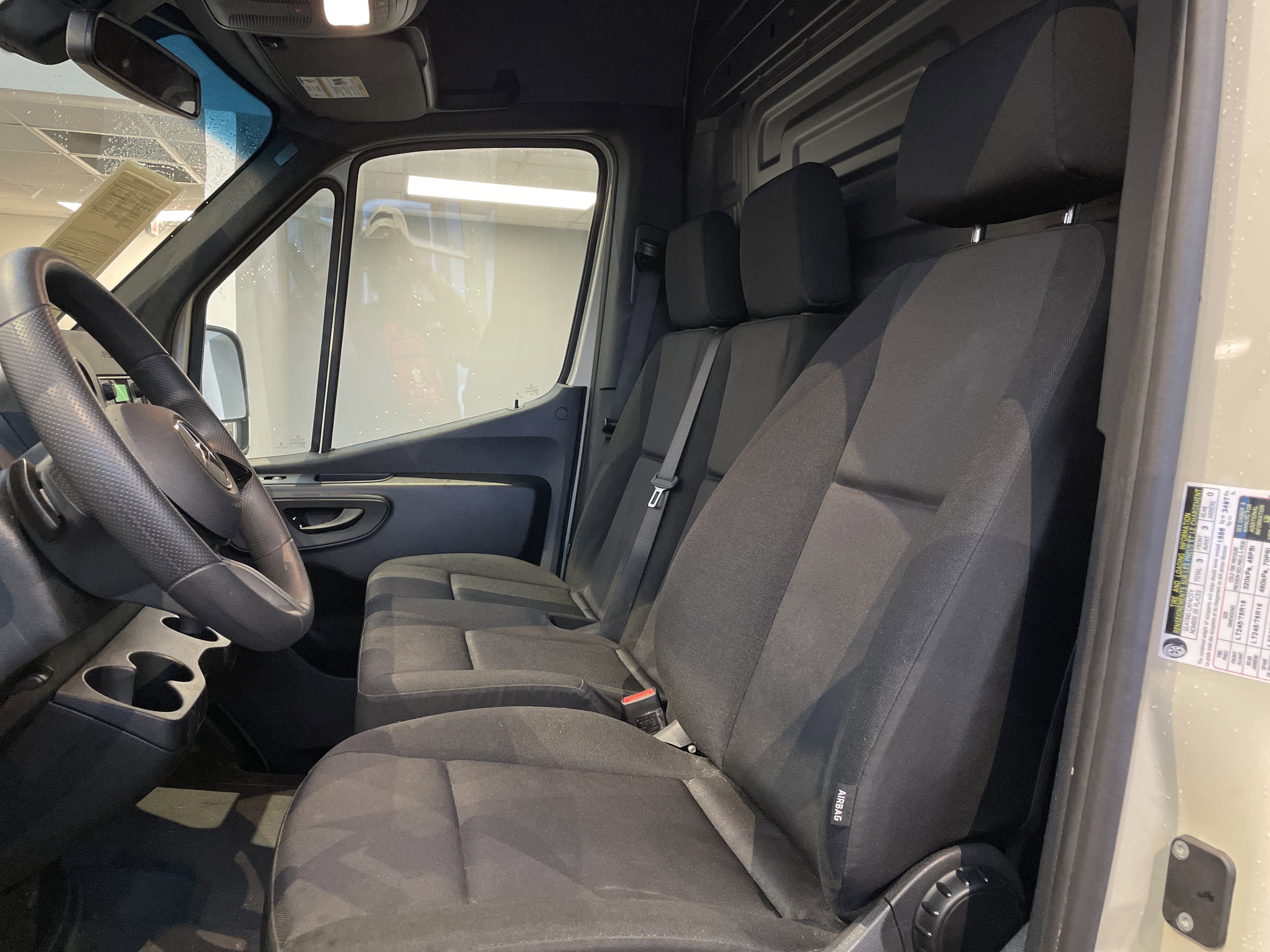 Used 2025 Mercedes-Benz Sprinter 2500 image 18