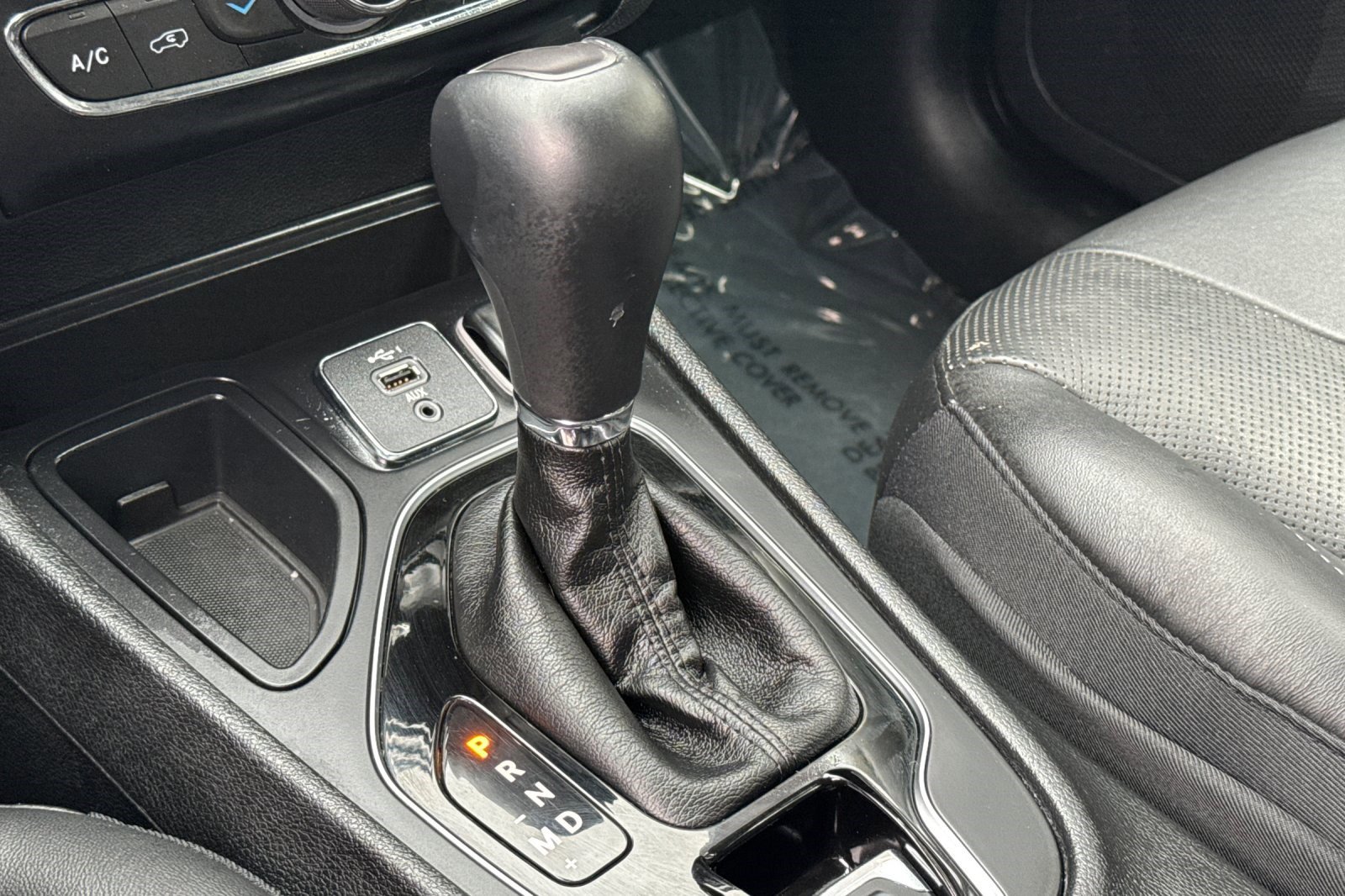 Used 2019 Jeep Cherokee Limited FWD image 16