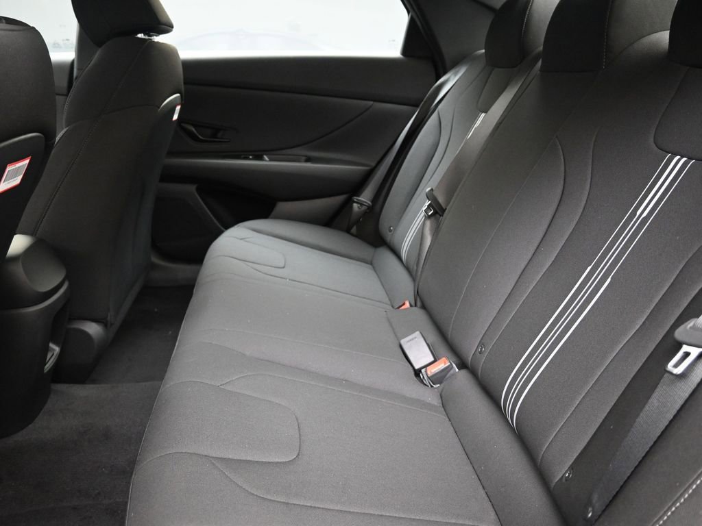 Certified 2025 Hyundai Elantra Sport FWD image 19