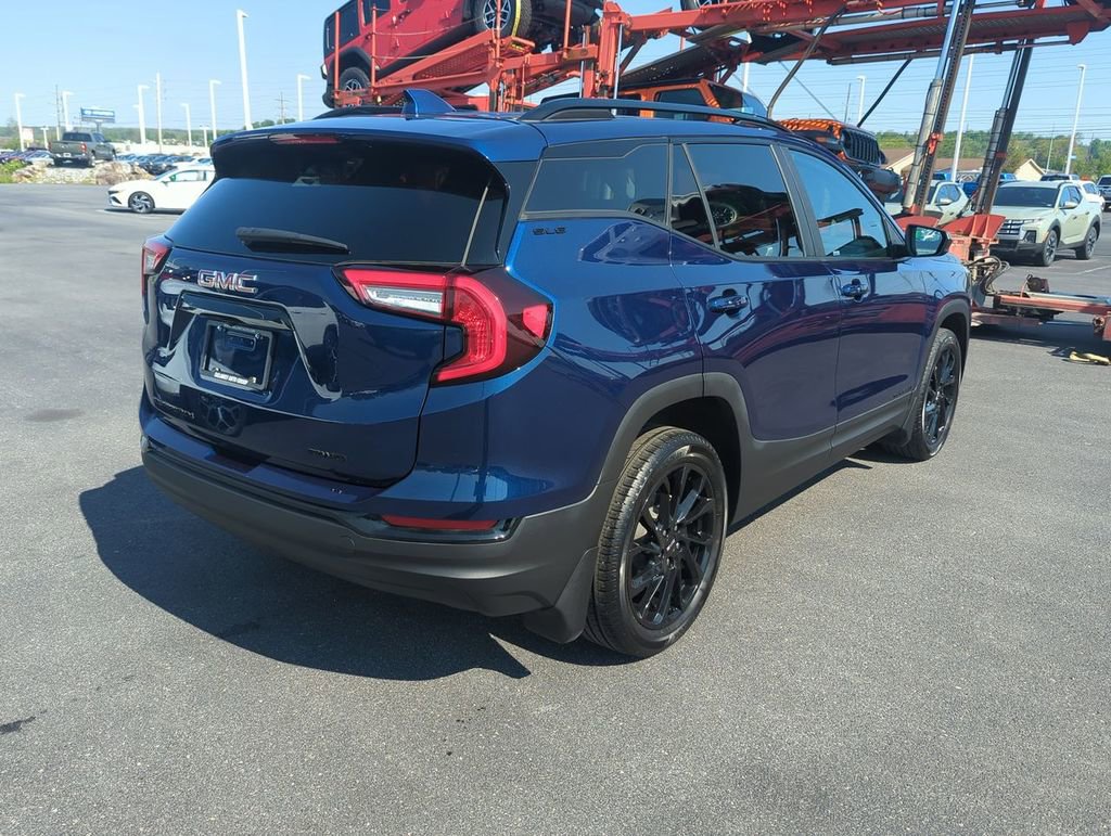 Used 2023 GMC Terrain SLE w/ Driver Convenience Package AWD/4WD image 8