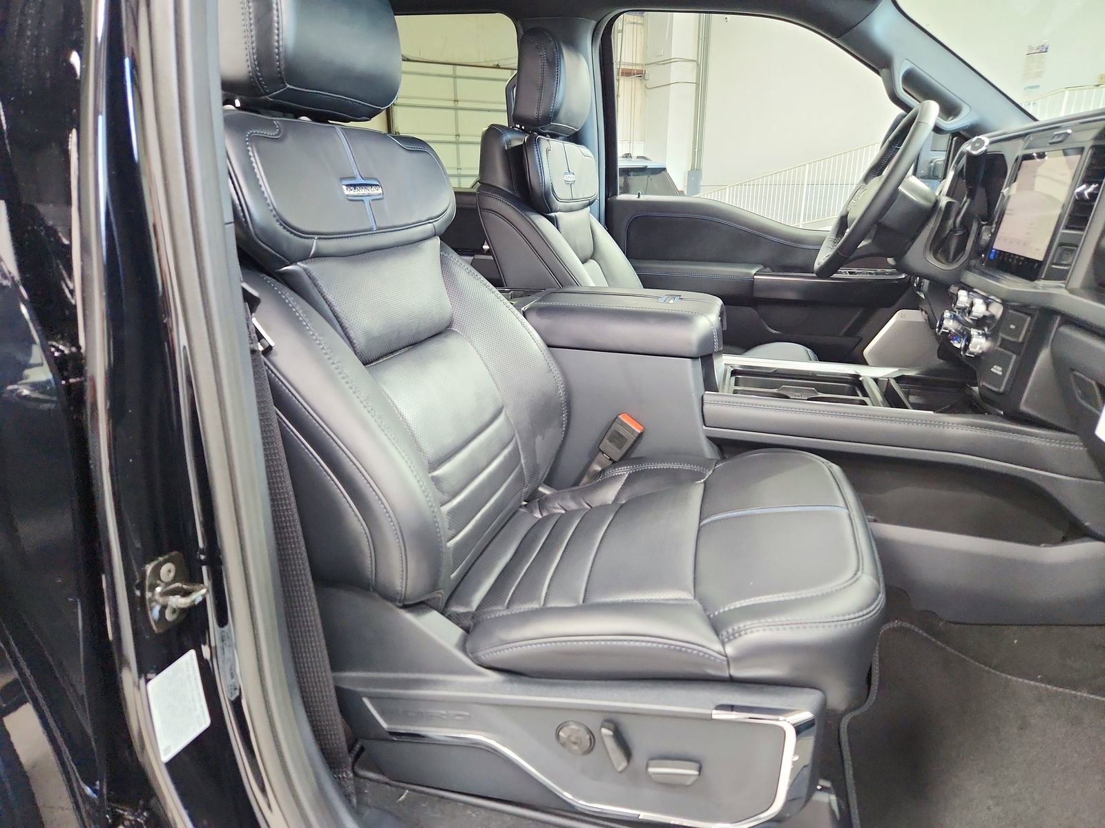 New 2026 Ford F350 Platinum w/ FX4 Off-Road Package image 41