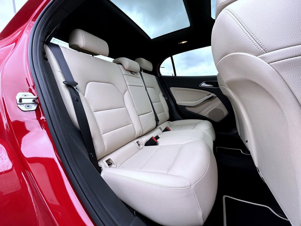 Used 2019 Mercedes-Benz GLA 250 4MATIC image 18