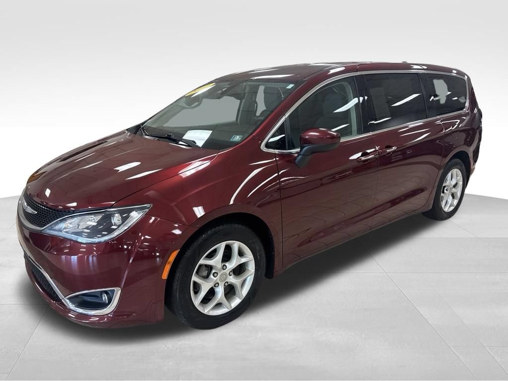 Used 2017 Chrysler Pacifica Touring Plus w/ Tire & Wheel Group FWD image 3