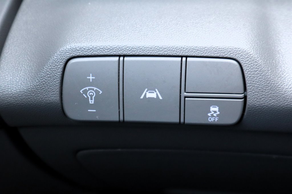 Used 2023 Hyundai Elantra SEL FWD image 34