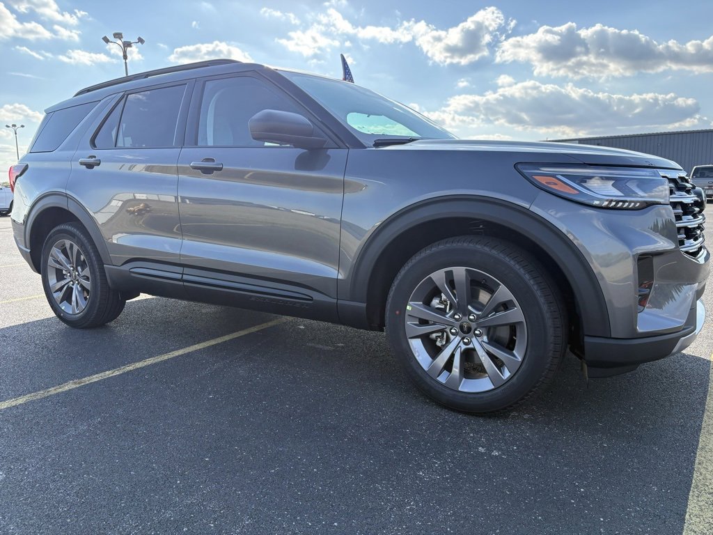 New 2026 Ford Explorer Active image 4