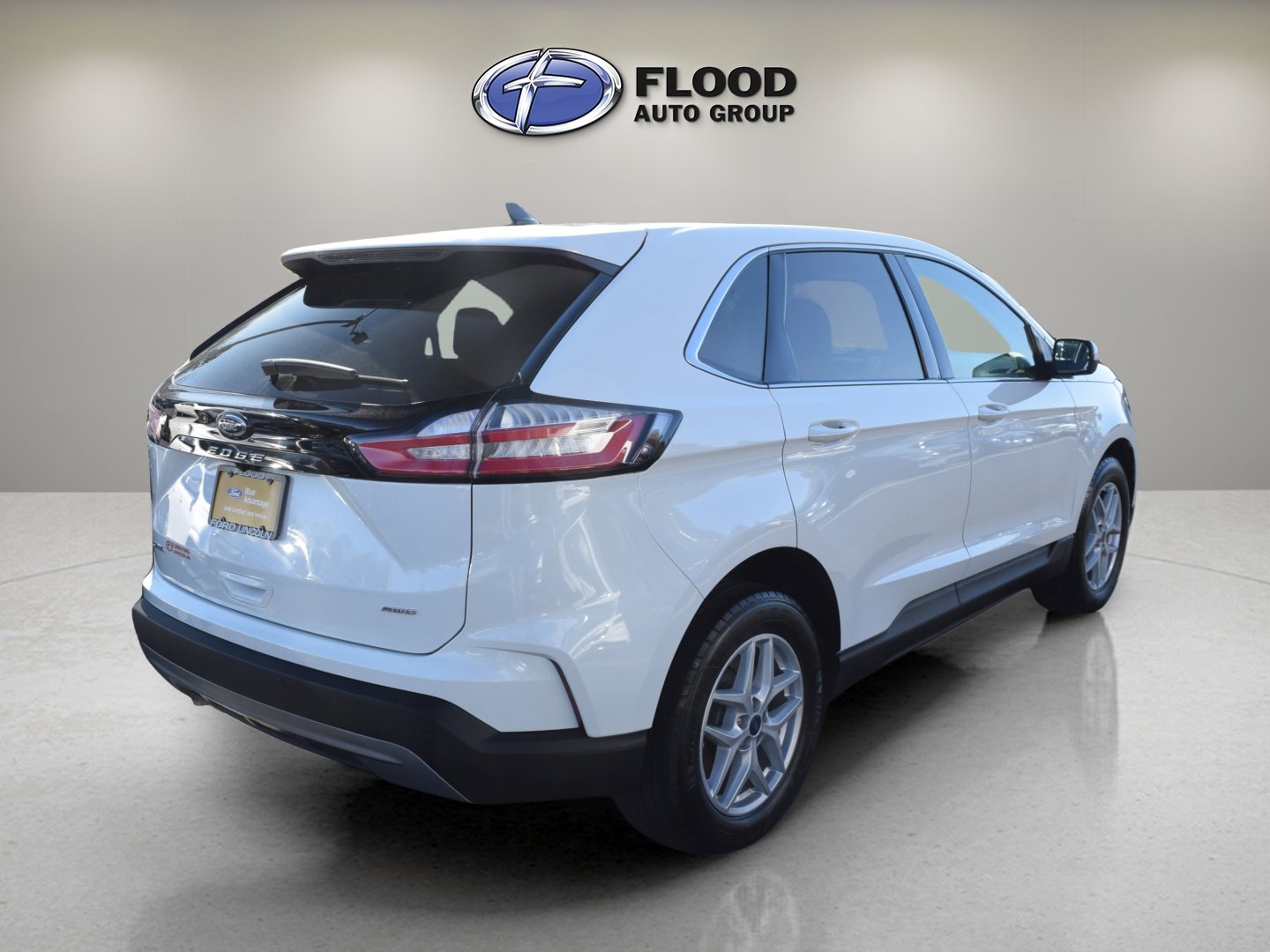 Used 2022 Ford Edge SEL w/ Convenience Package image 4