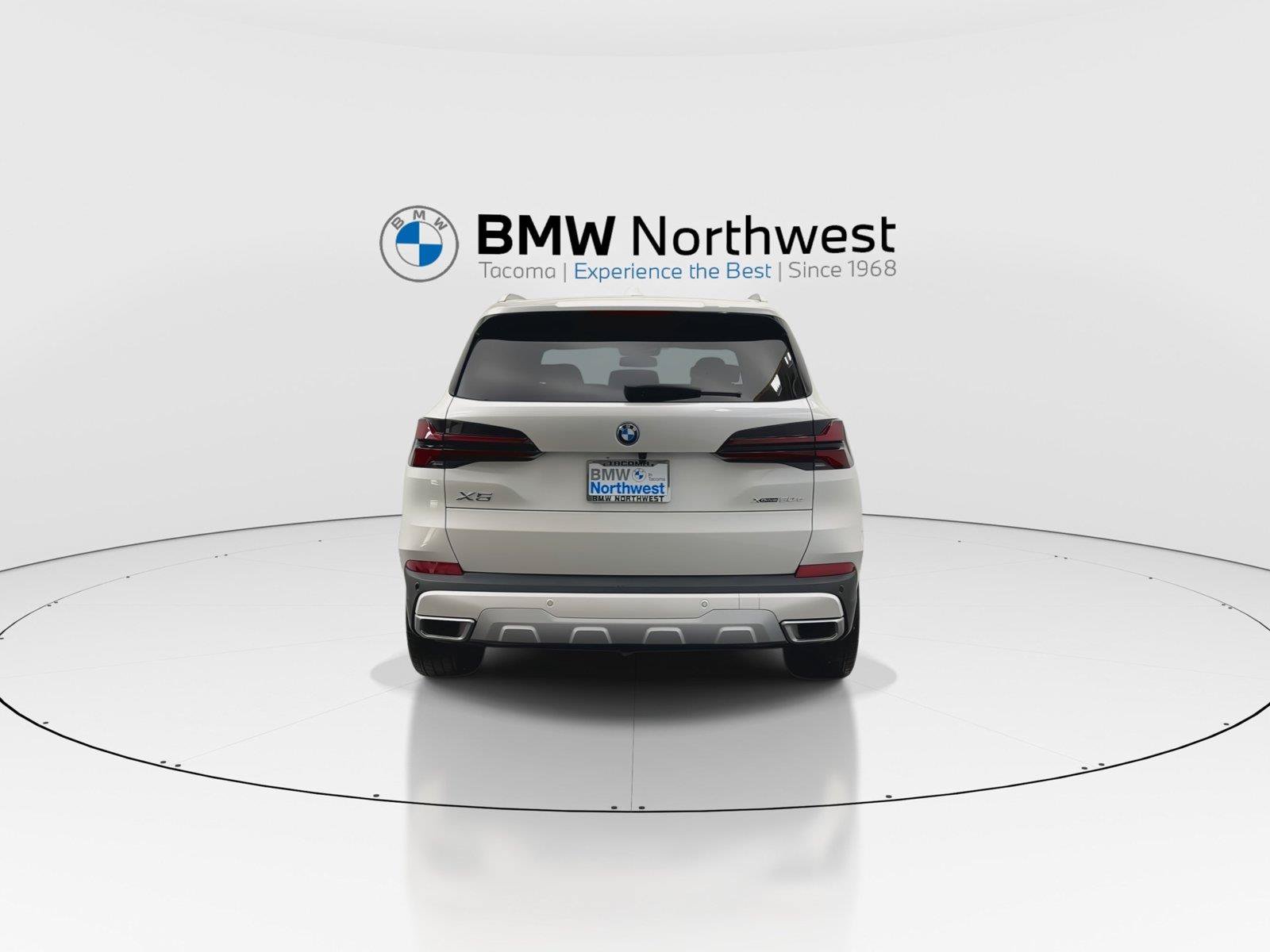 Used 2024 BMW X5 xDrive50e w/ Premium Package AWD/4WD image 2