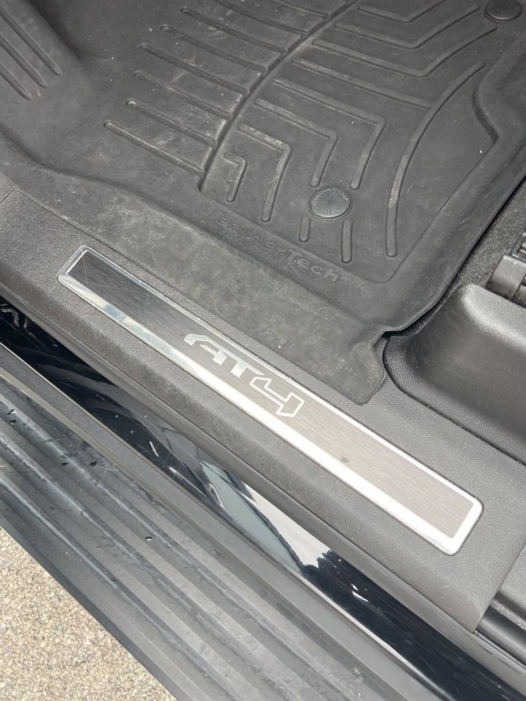 Used 2021 GMC Yukon AT4 w/ AT4 Premium Plus Package image 13