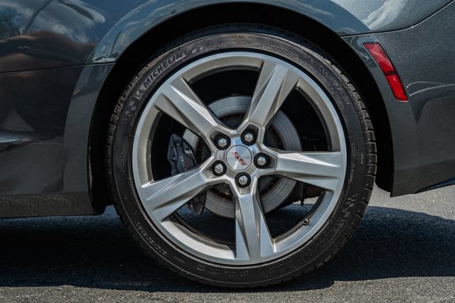 Used 2018 Chevrolet Camaro SS RWD image 19