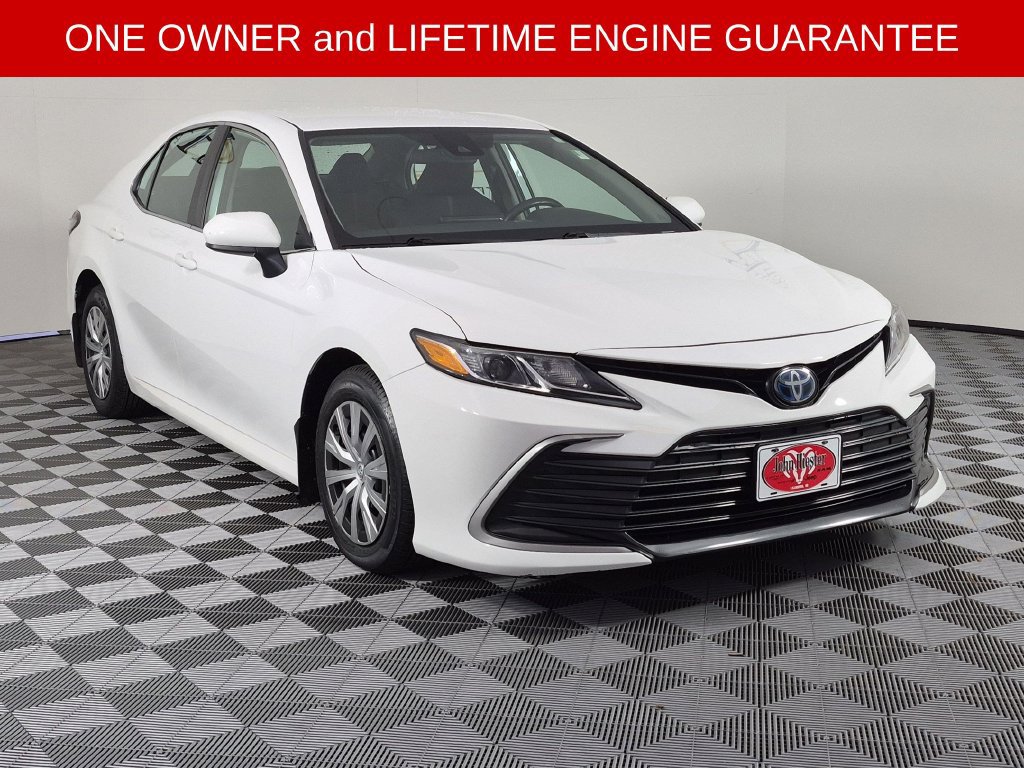 Used 2023 Toyota Camry LE FWD image 2
