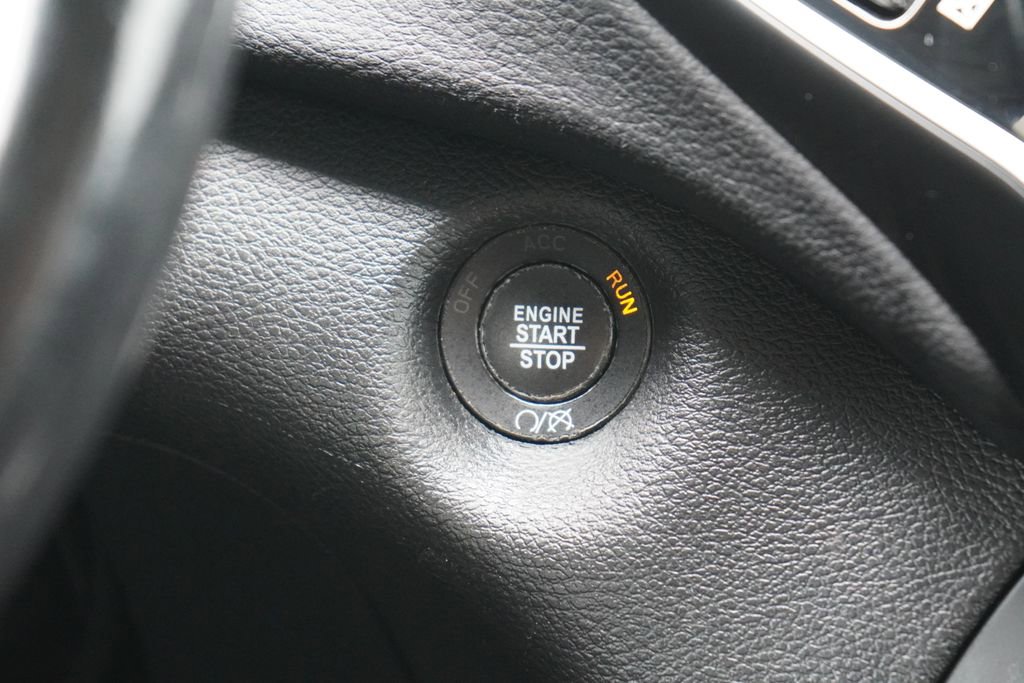 Used 2020 Jeep Cherokee Limited AWD/4WD image 25