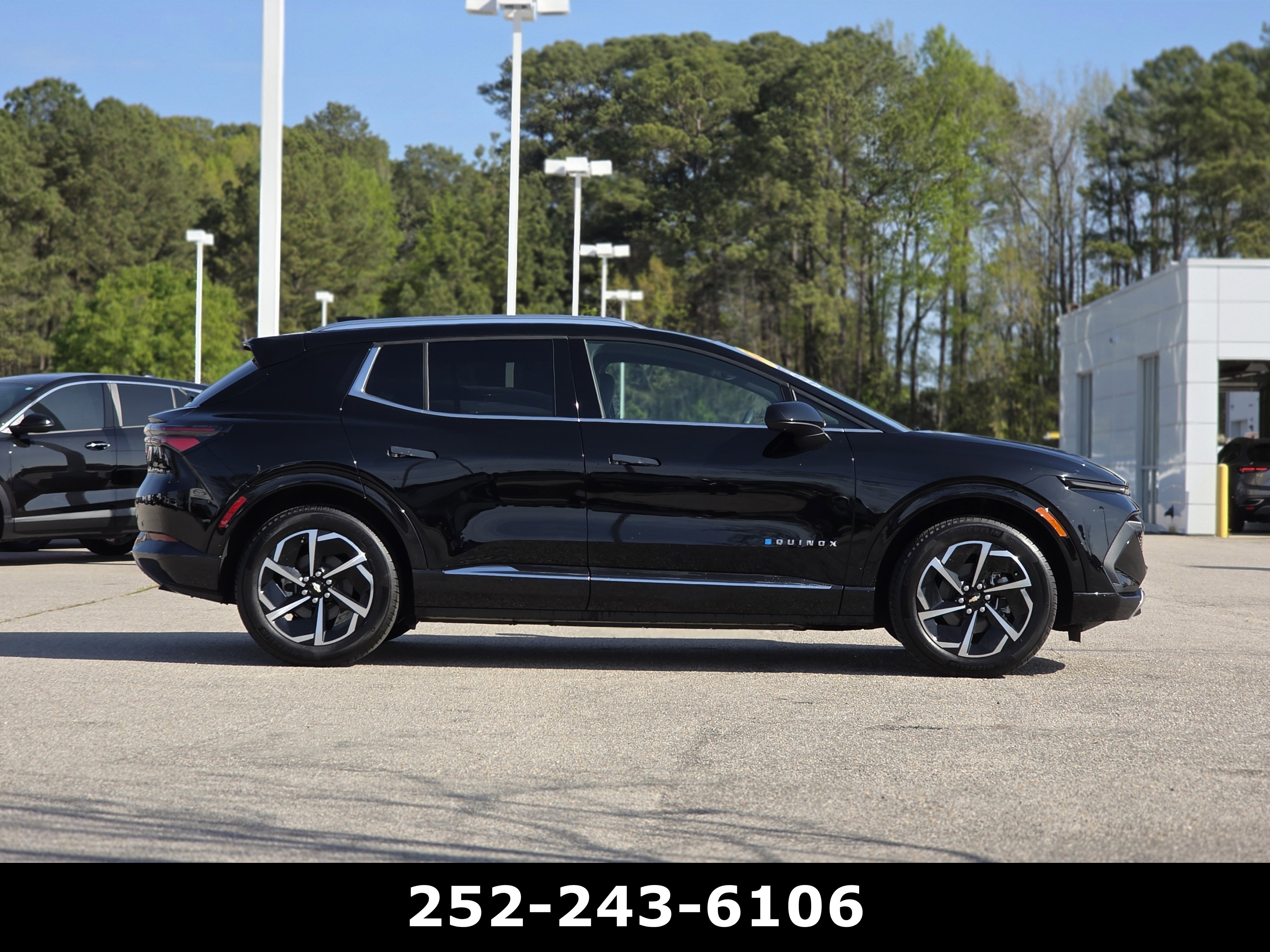 Used 2025 Chevrolet Equinox EV LT image 8