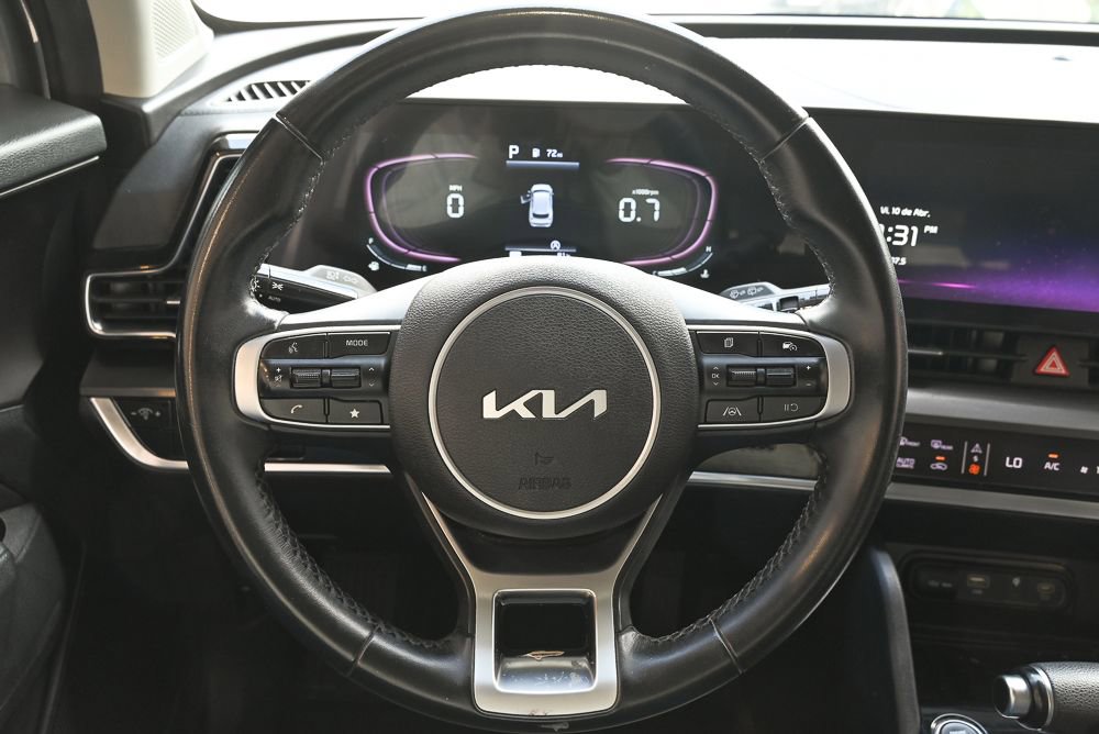 Used 2024 Kia Sportage EX image 15