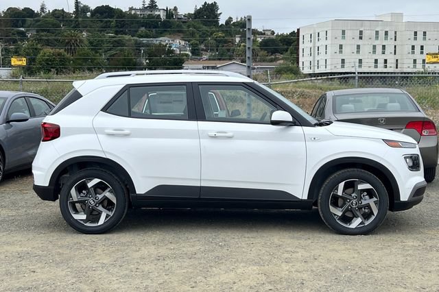 New 2026 Hyundai Venue SEL FWD image 5