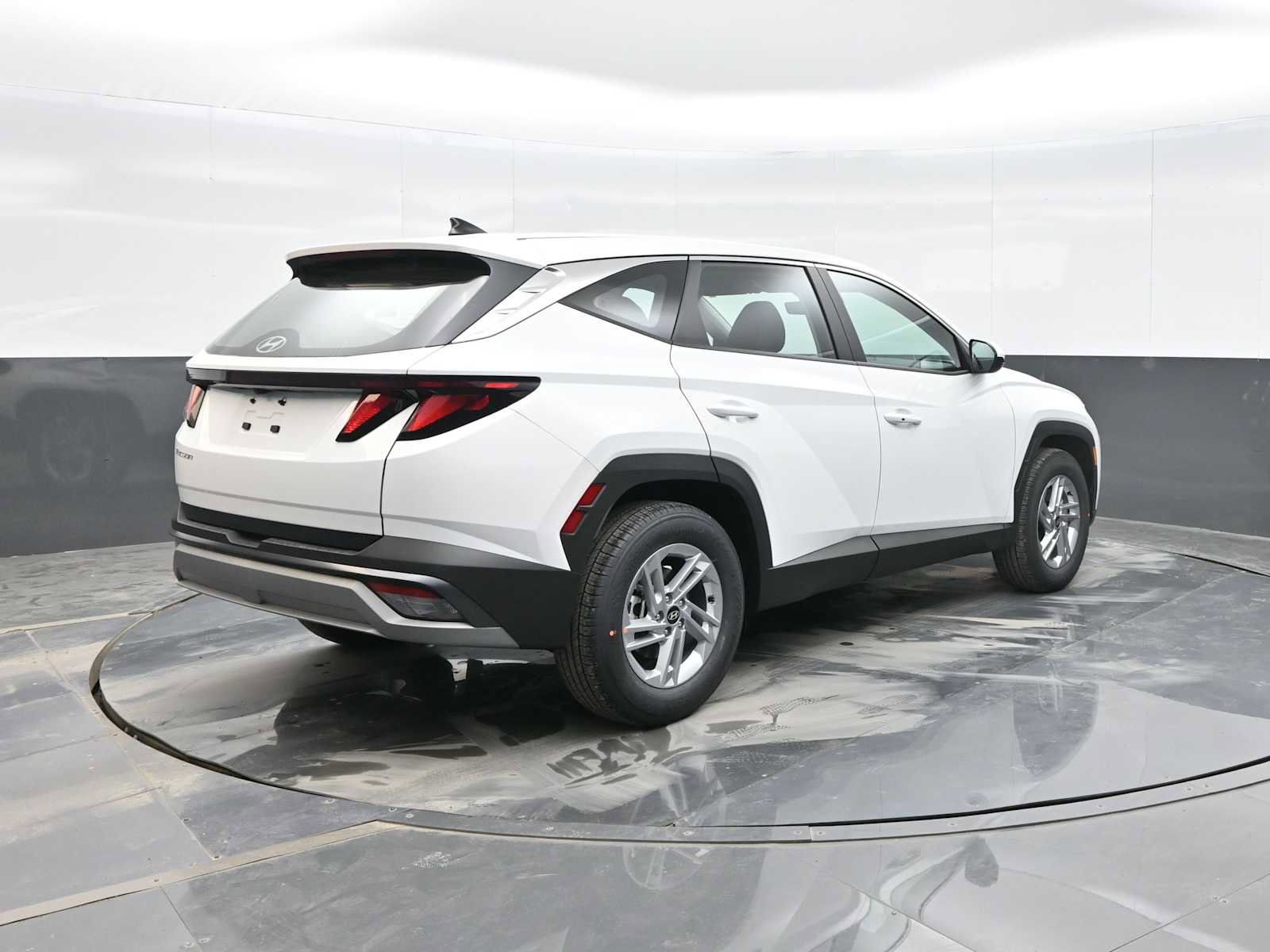 New 2026 Hyundai Tucson SE image 7