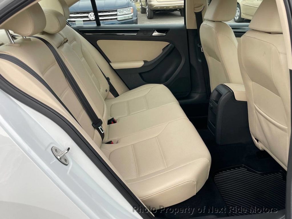 Used 2017 Volkswagen Jetta SEL FWD image 8