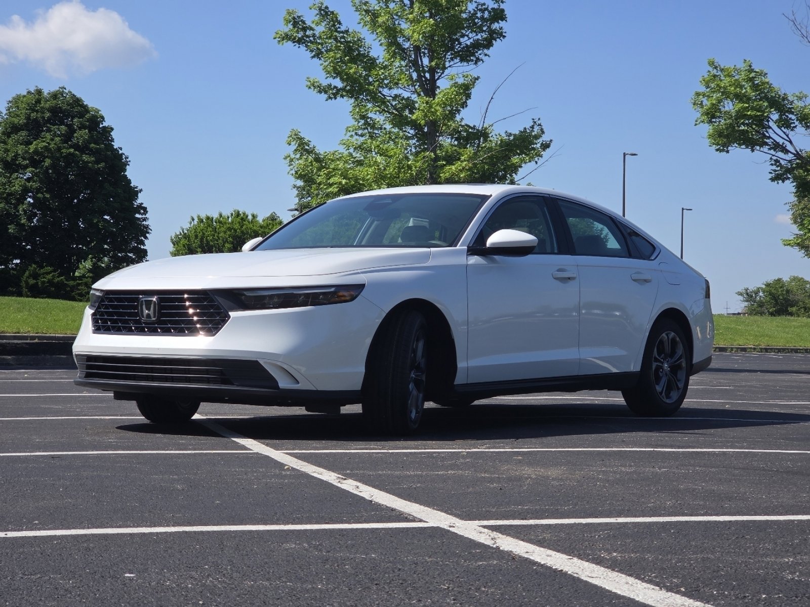 Used 2023 Honda Accord EX image 16