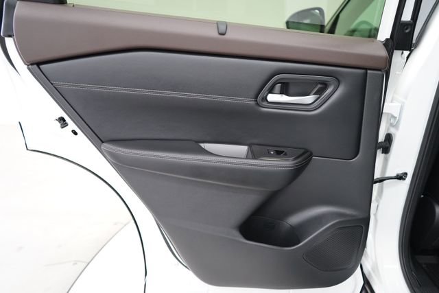 Used 2023 Nissan Rogue SV w/ SV Premium B Package image 53