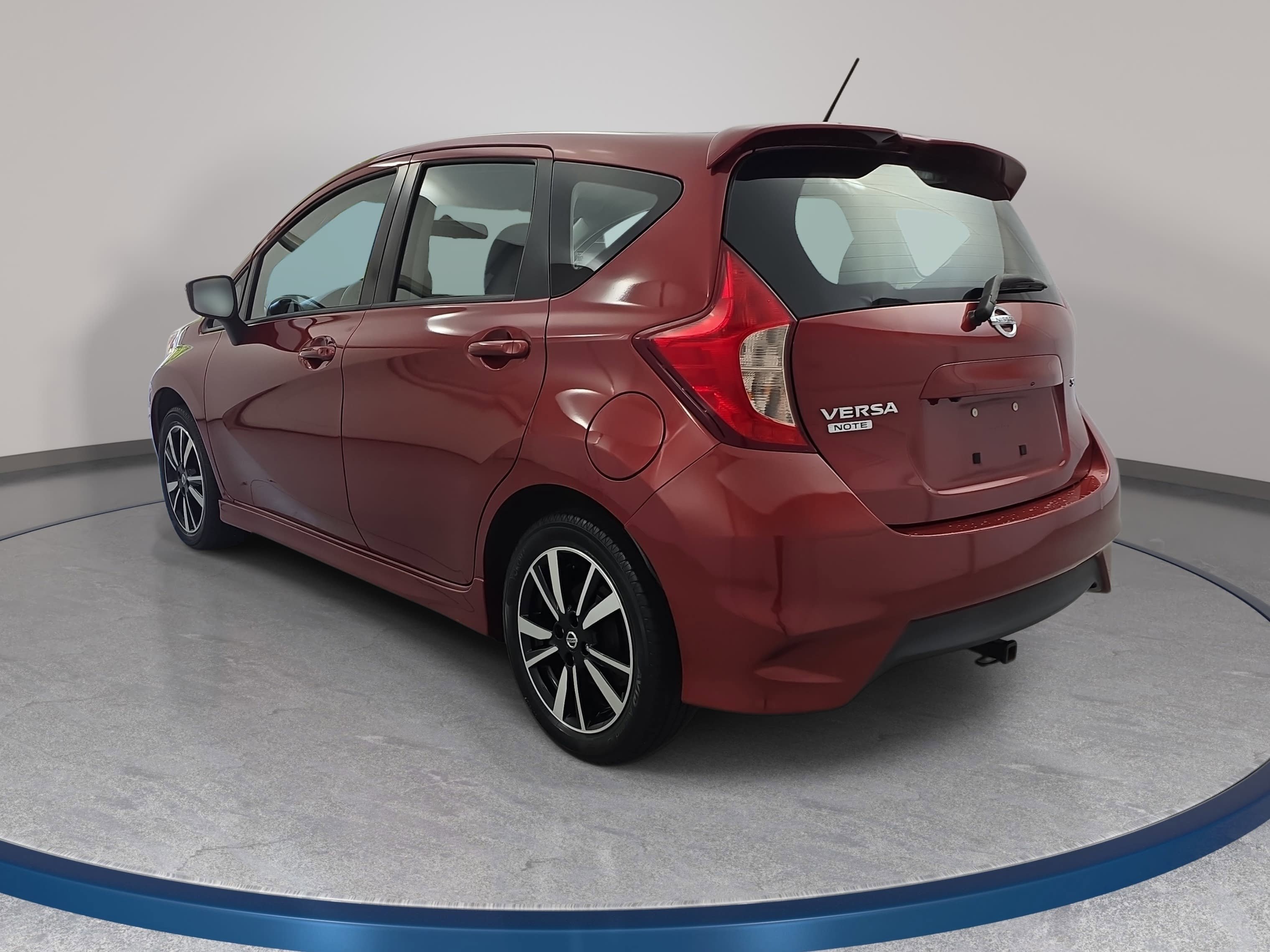 Certified 2018 Nissan Versa Note SR FWD image 7