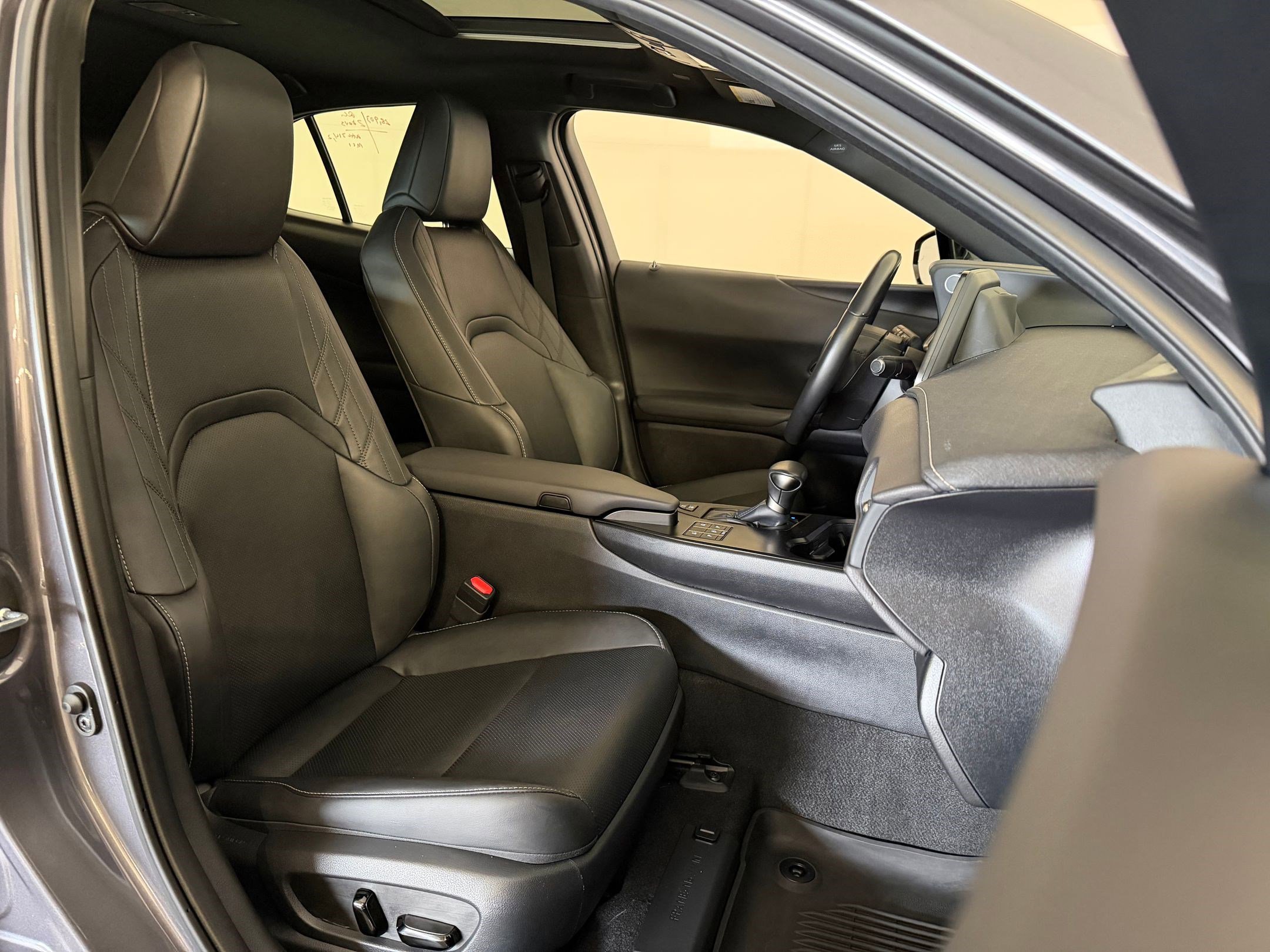 Used 2023 Lexus UX 250h F Sport w/ Accessory Package (Z2) image 31