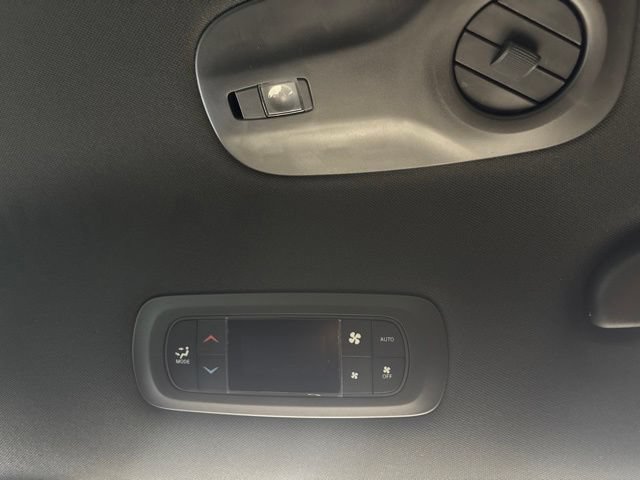 New 2027 Chrysler Pacifica Select AWD/4WD image 26