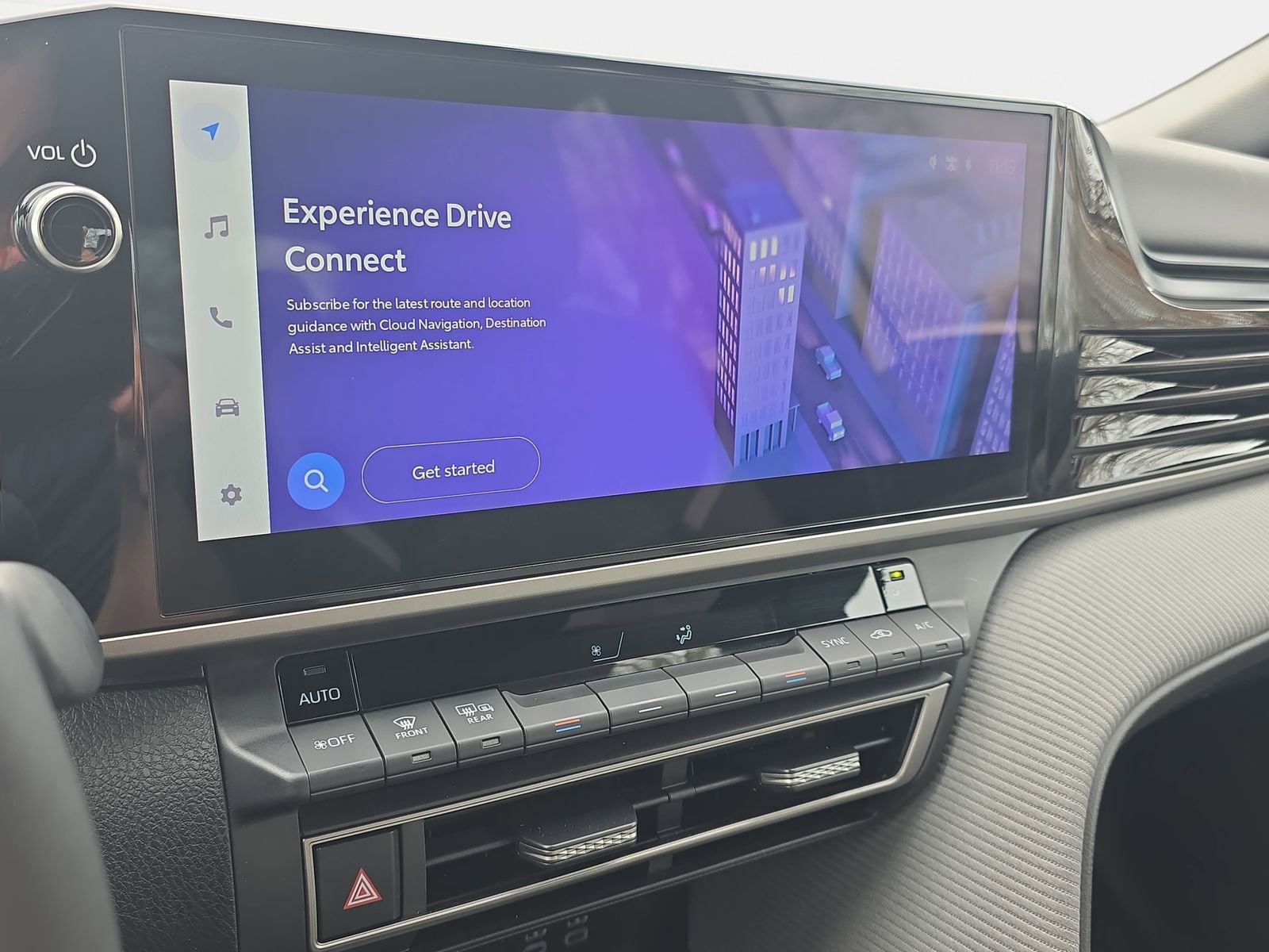 Used 2025 Toyota Camry SE w/ Multimedia Upgrade Package image 19