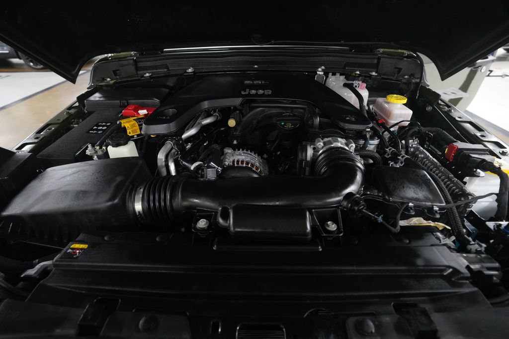 Used 2021 Jeep Wrangler Sport AWD/4WD image 3