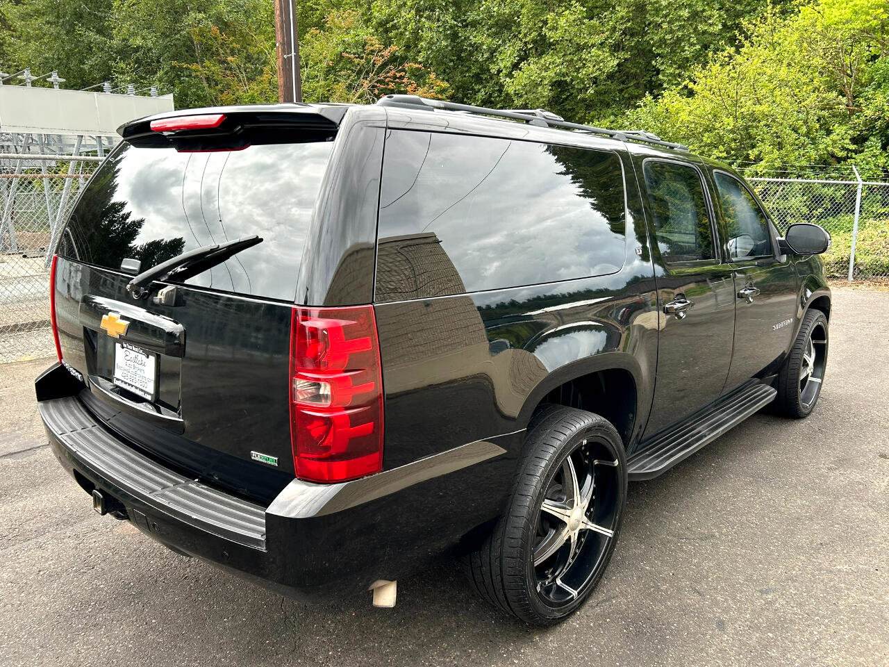 Used 2012 Chevrolet Suburban LT w/ Luxury Package image 5