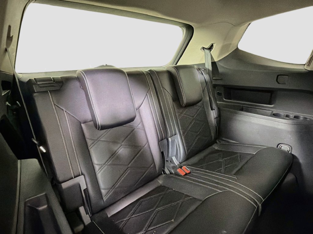 Used 2025 Volkswagen Atlas SE FWD image 28