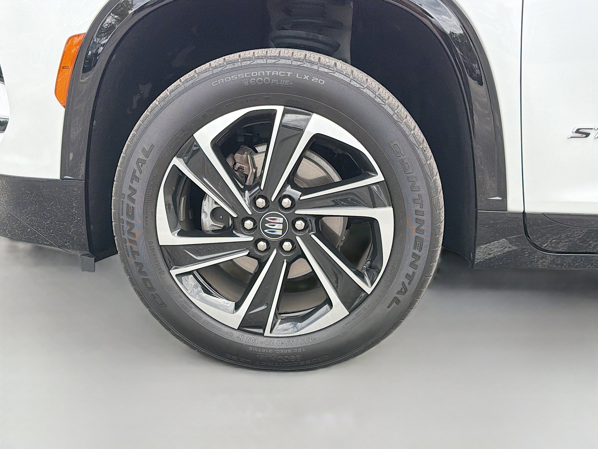 Used 2025 Buick Enclave Sport Touring w/ Power Package FWD image 44