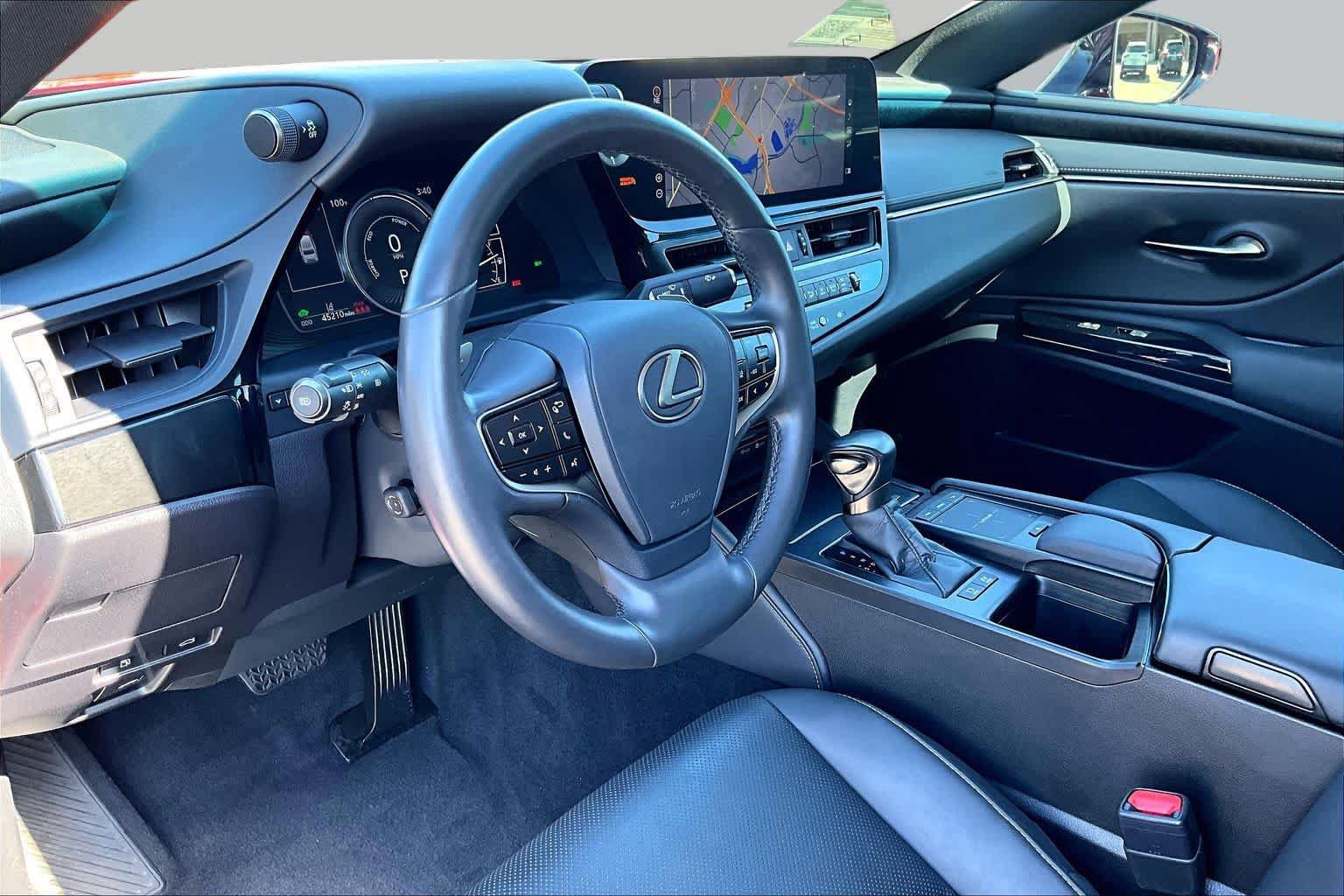 Used 2022 Lexus ES 300h w/ Premium Package FWD image 16