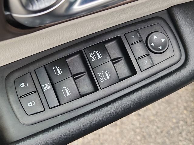 Used 2024 Chrysler Voyager LX FWD image 21